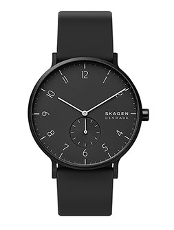 Relógio feminino analógico Skagen. Caixa alumínio, pulseira couro preto.