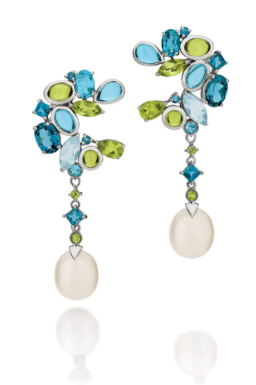 Brinco ouro branco, topázios azuis, peridotos e pérolas Biwa